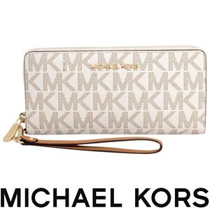 Michael Kors Jet Set Travel Continental Wristlet Wallet. (READ)